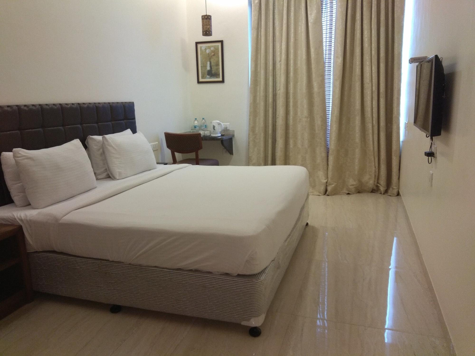 St Laurn The Spiritual Resort Shirdi Esterno foto
