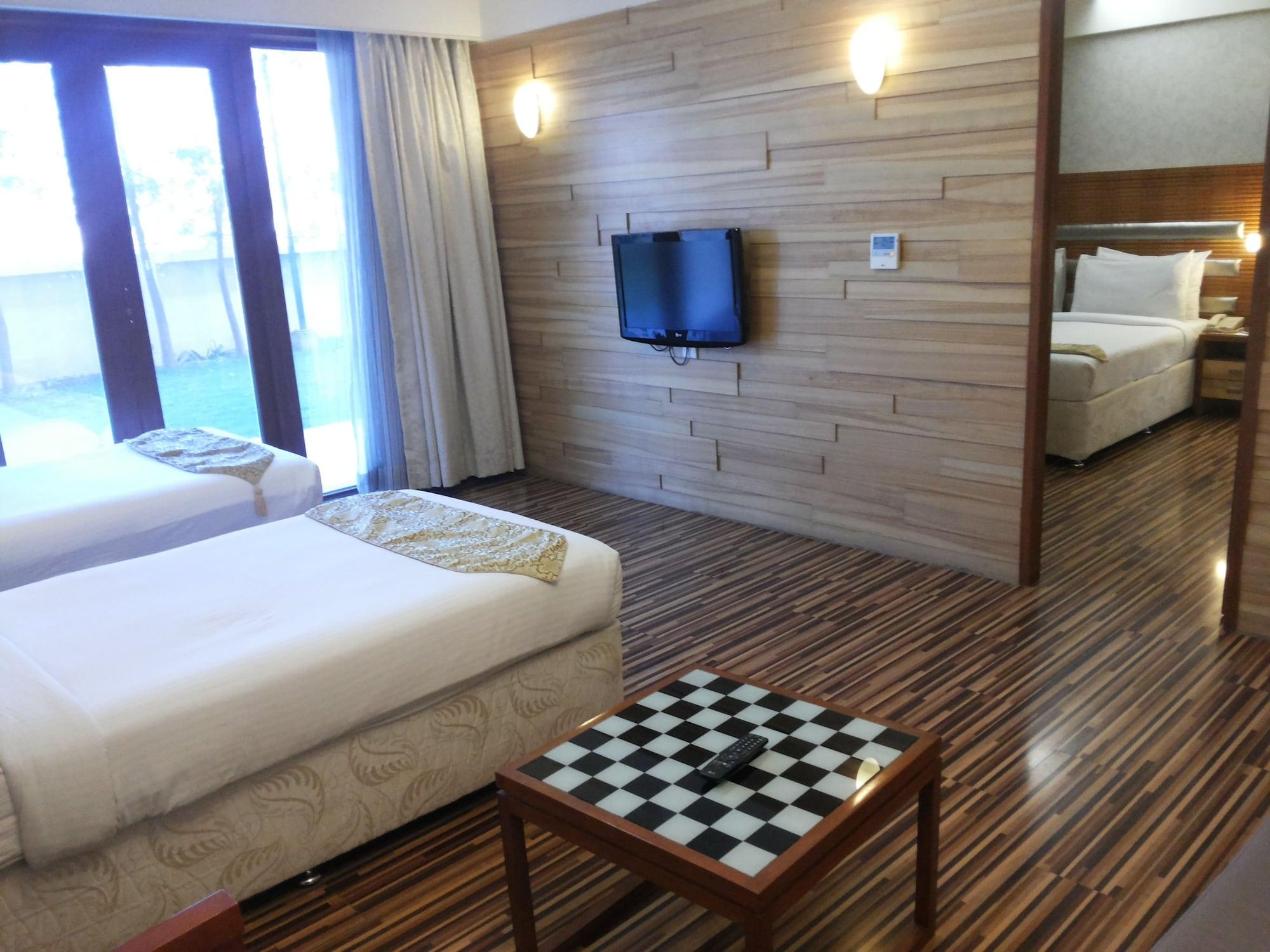 St Laurn The Spiritual Resort Shirdi Esterno foto