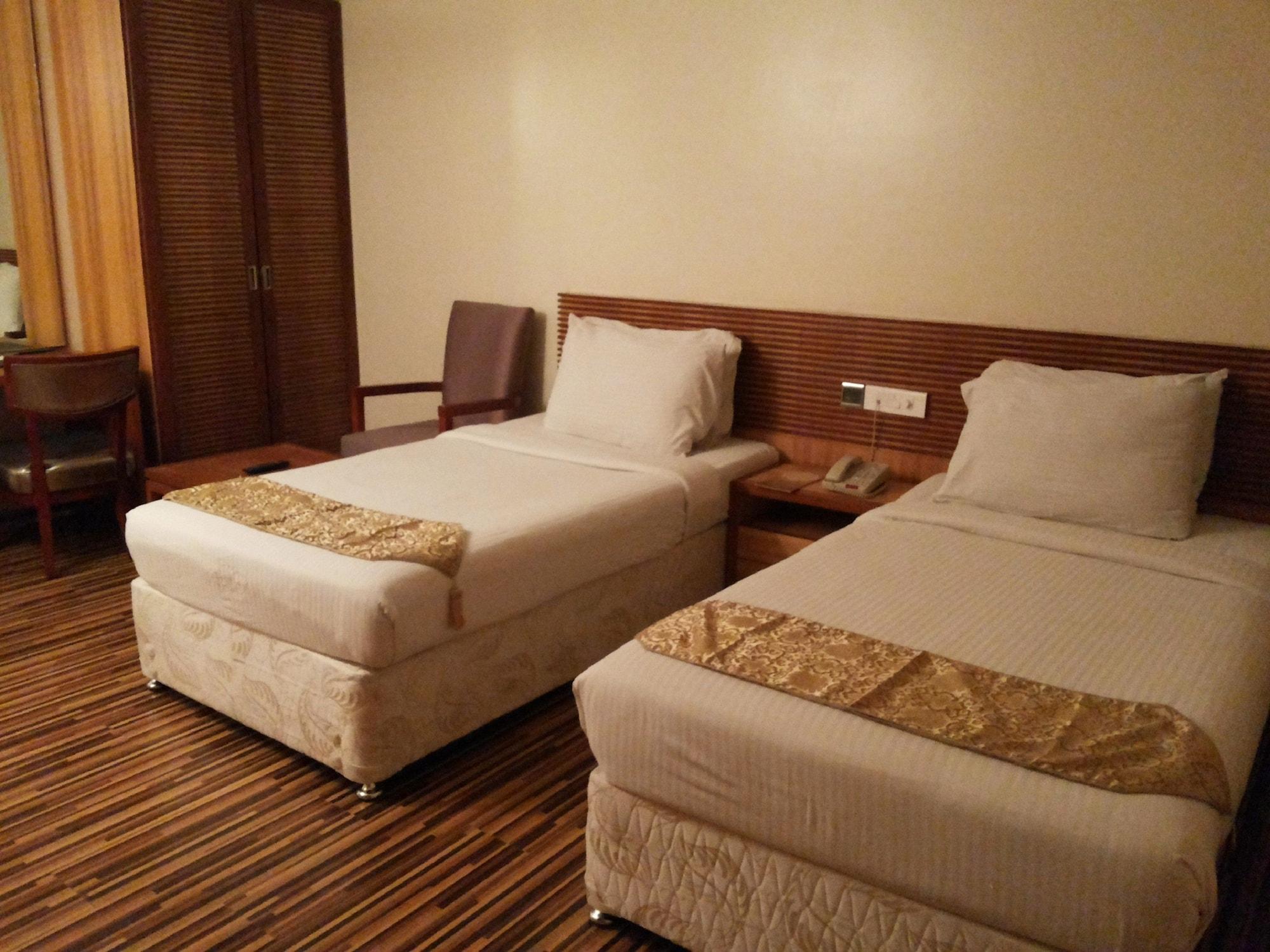 St Laurn The Spiritual Resort Shirdi Esterno foto