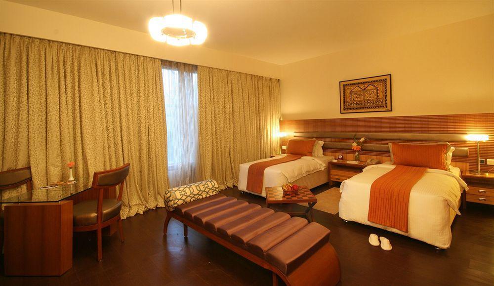 St Laurn The Spiritual Resort Shirdi Esterno foto