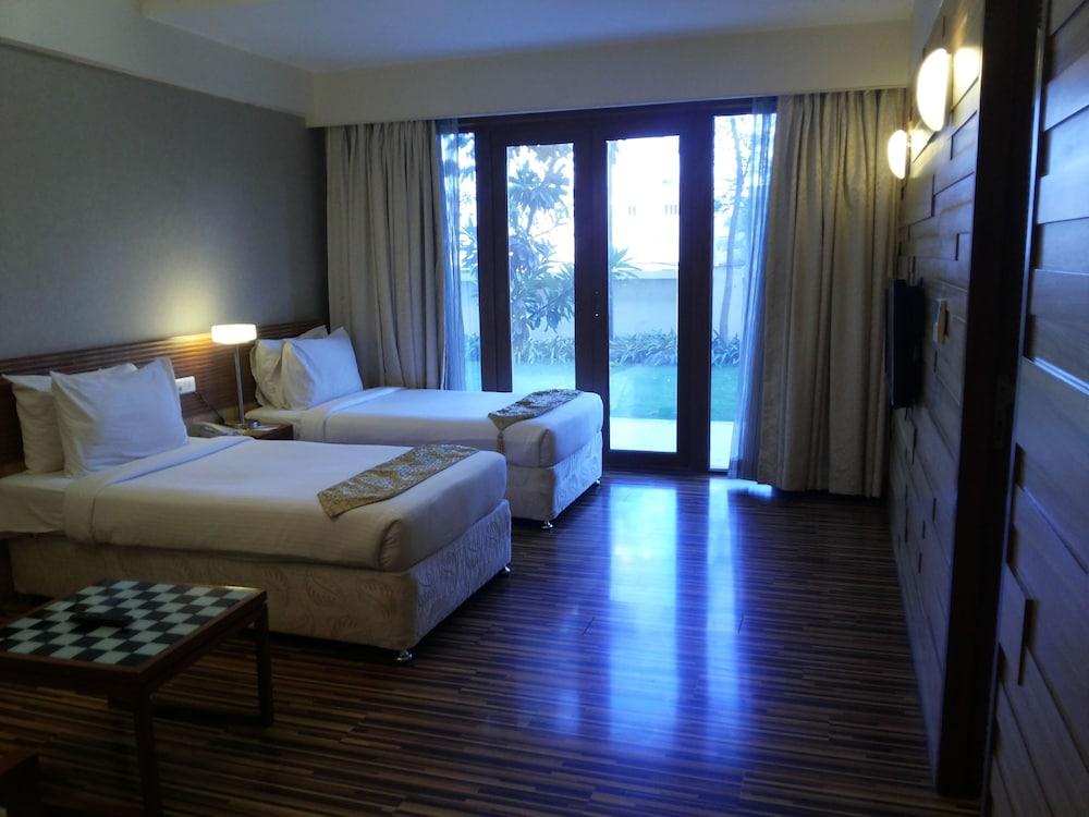 St Laurn The Spiritual Resort Shirdi Esterno foto