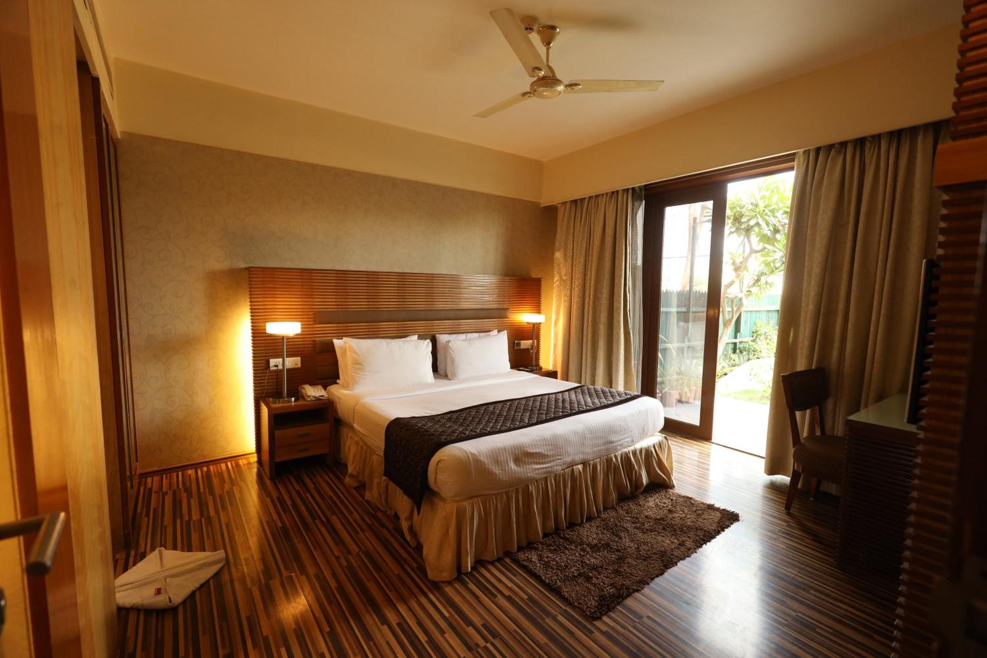 St Laurn The Spiritual Resort Shirdi Esterno foto