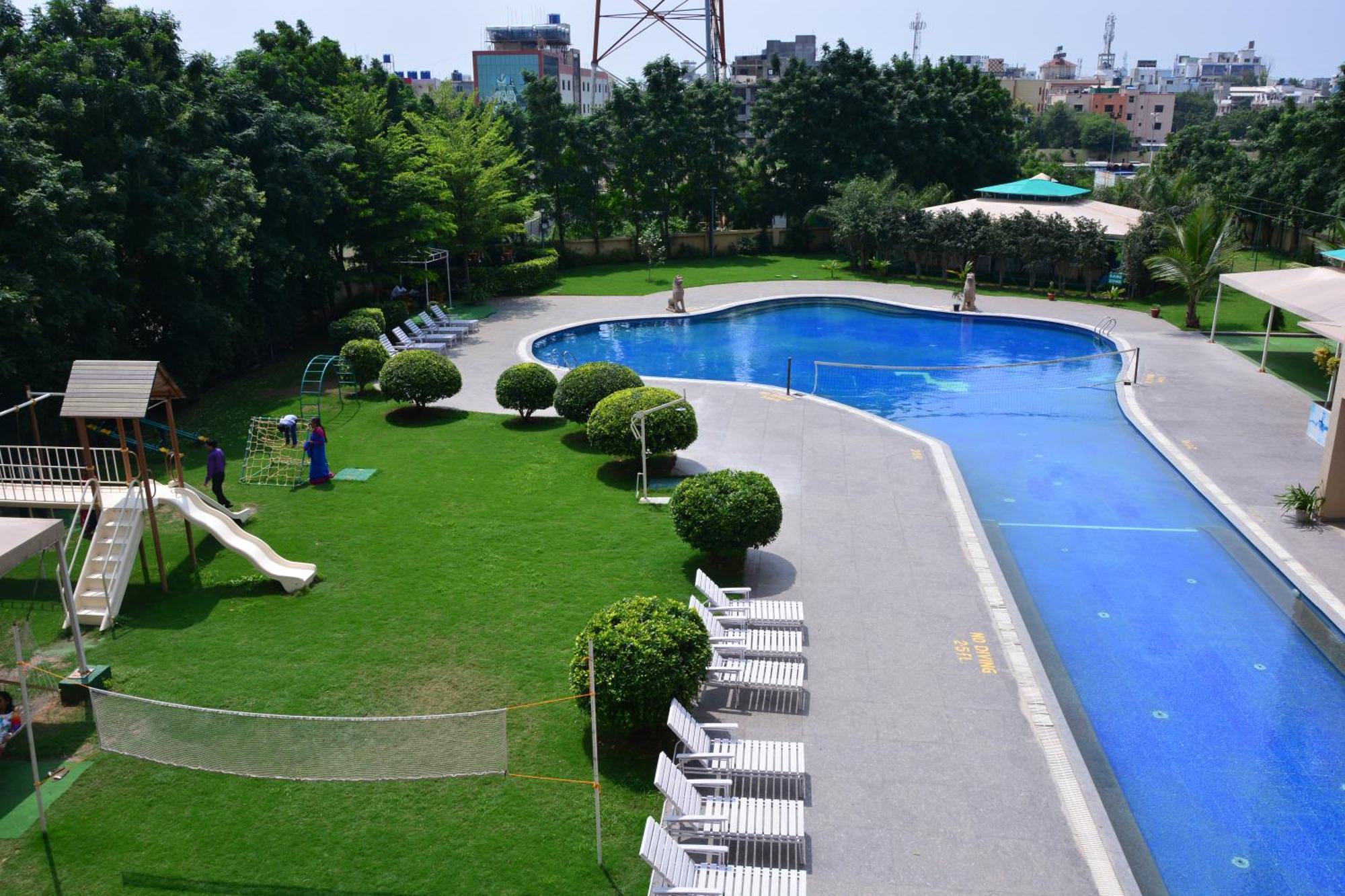 St Laurn The Spiritual Resort Shirdi Esterno foto