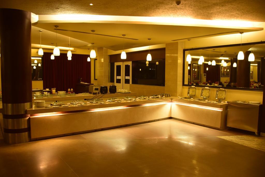 St Laurn The Spiritual Resort Shirdi Esterno foto